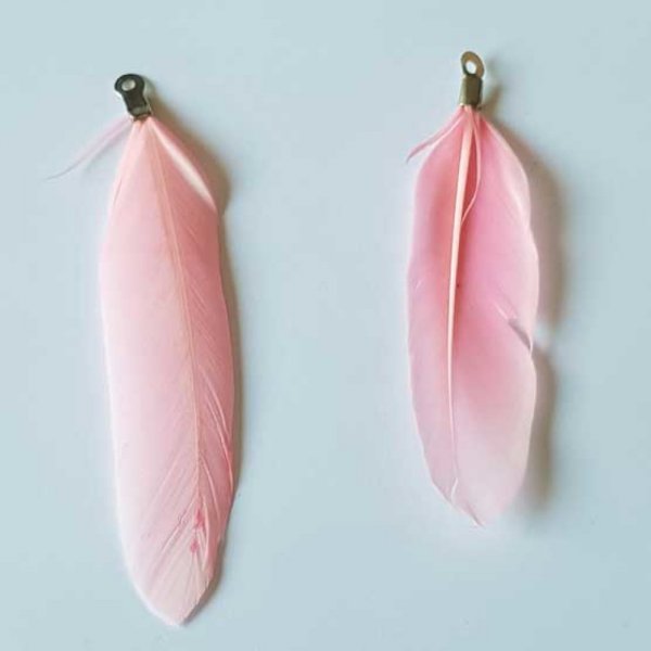 Plume 8 cm N&deg;02 Rose Avec Embout Argent&eacute;