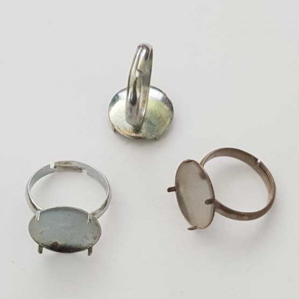 Adjustable ring support with silver 4 claws plate N&deg;03