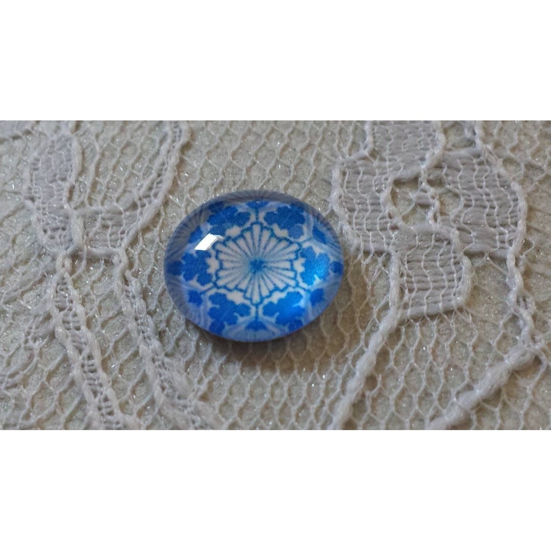 round glass cabochon 12mm blue flower 031 