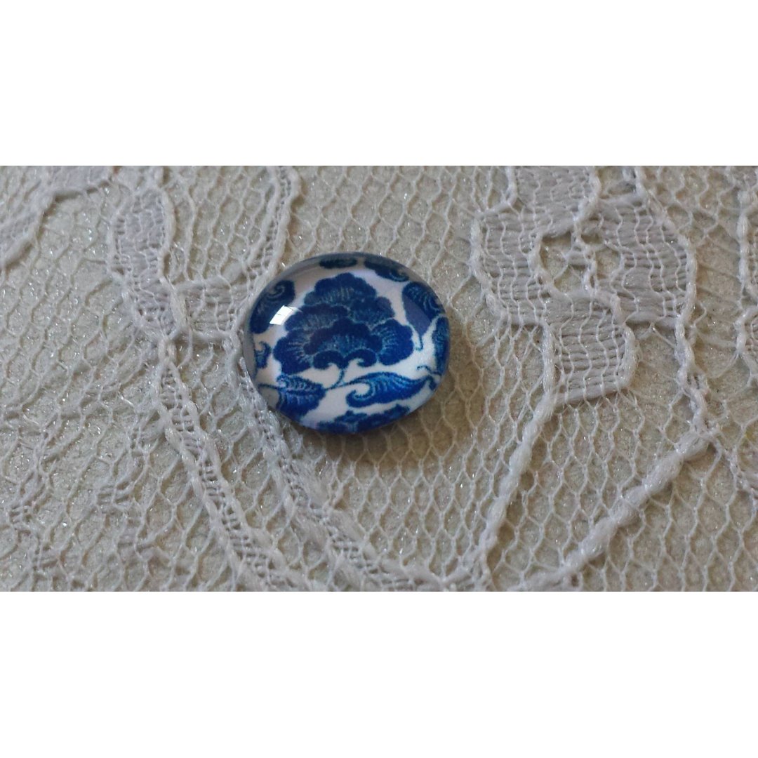 round glass cabochon 12mm blue flower 017 