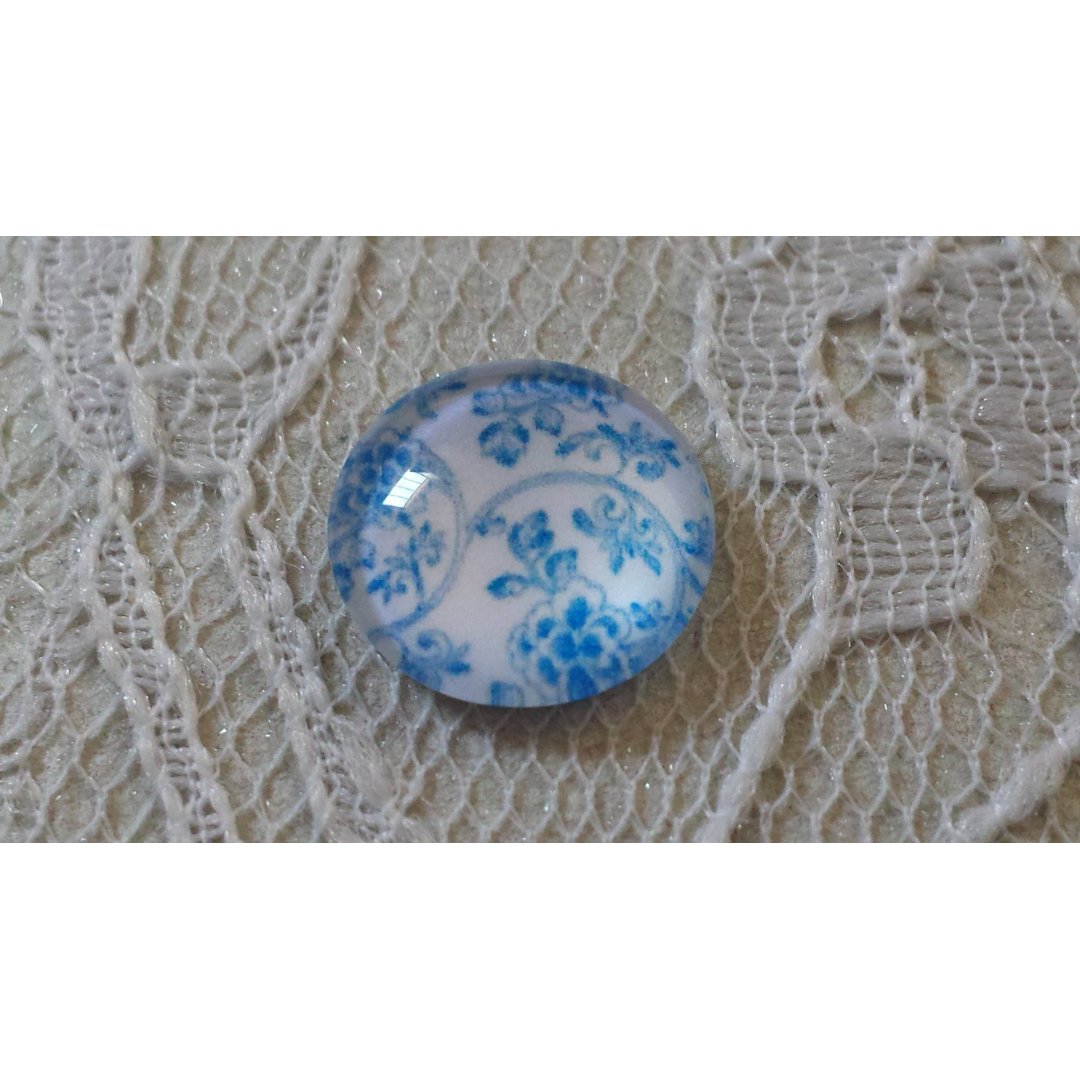 round glass cabochon 12mm blue flower 014 