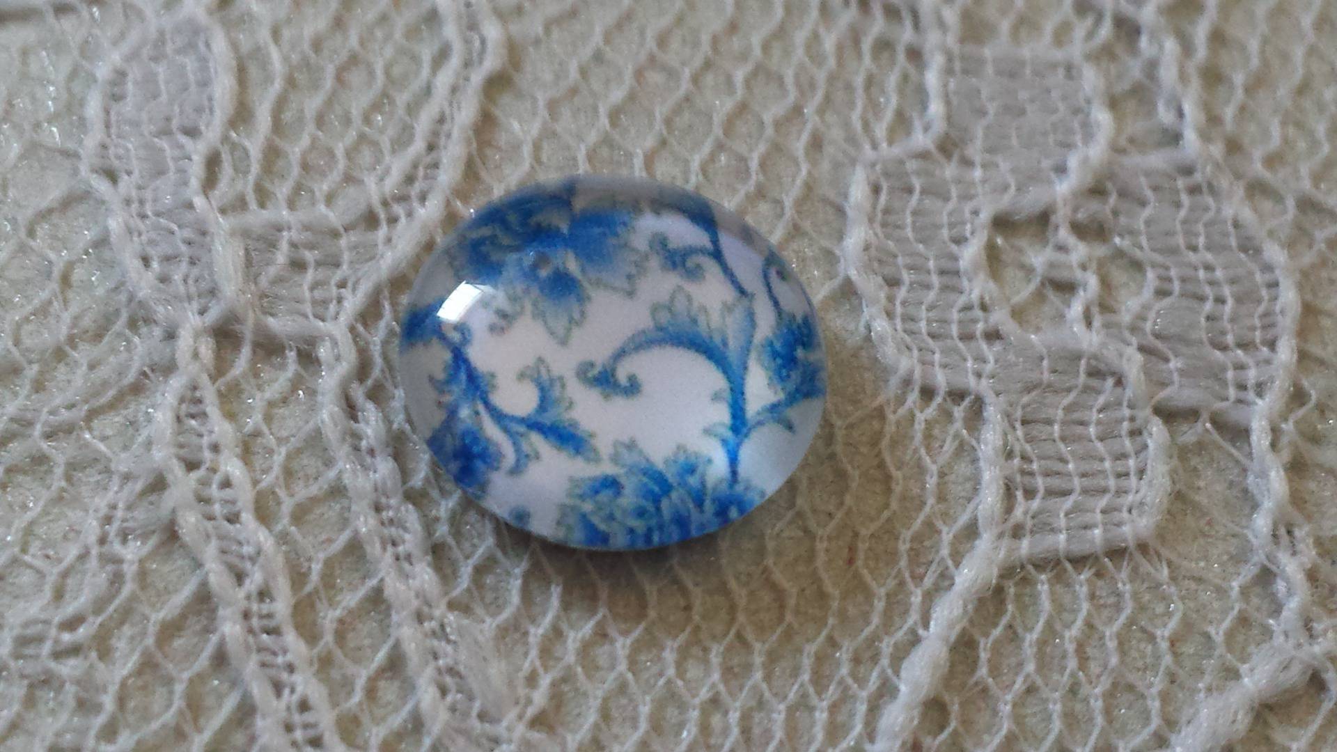 round glass cabochon 12mm blue flower 012 