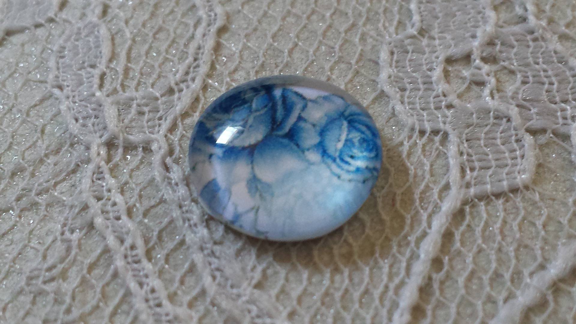 round glass cabochon 12mm blue flower 010 