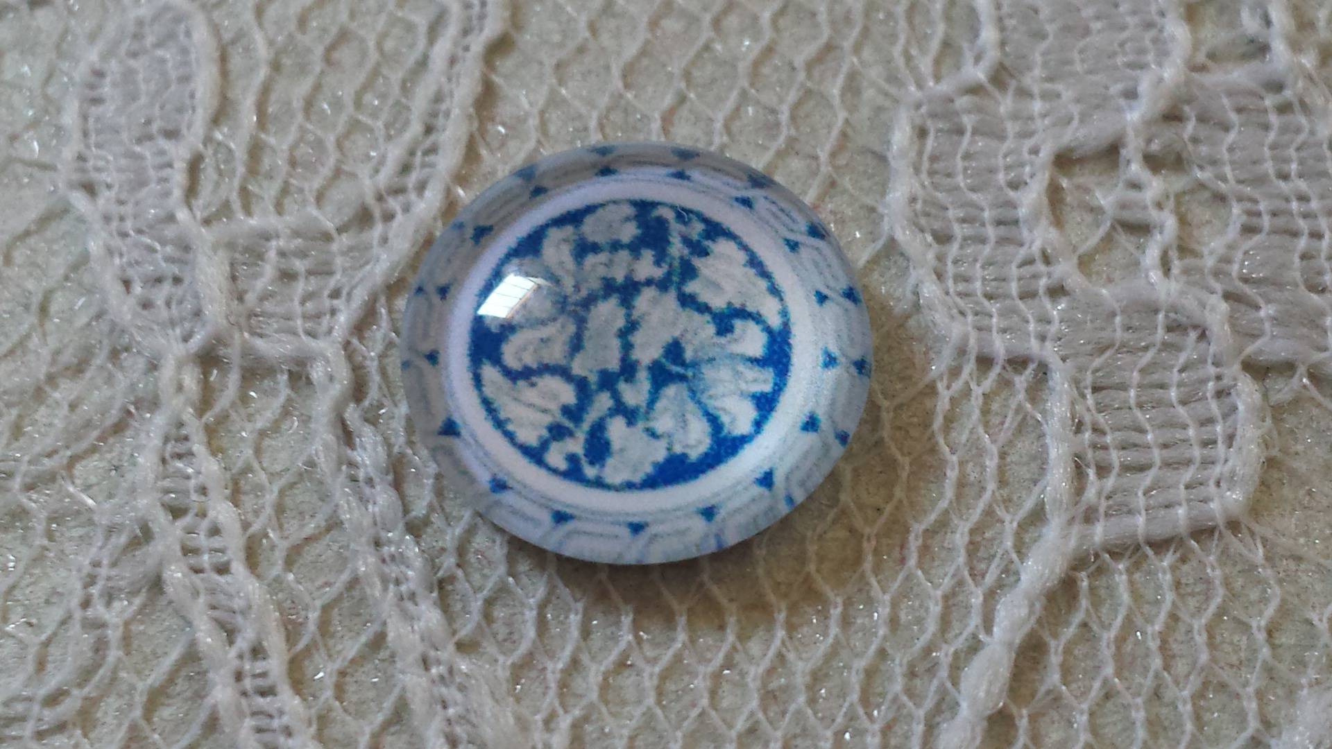 round glass cabochon 12mm blue flower 008 