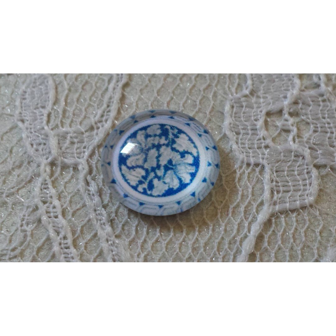 round glass cabochon 12mm blue flower 008 