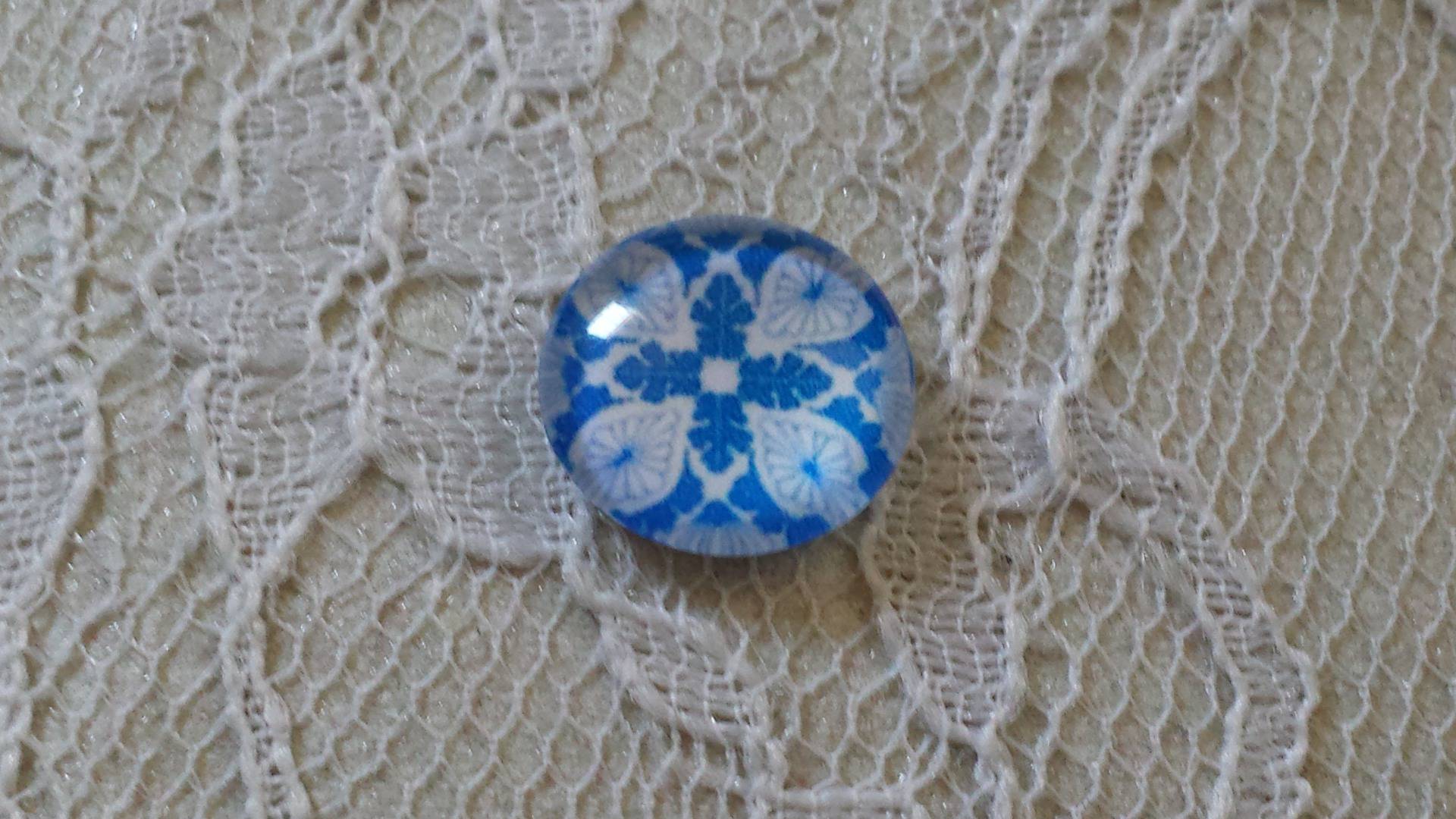 round glass cabochon 12mm blue flower 005 