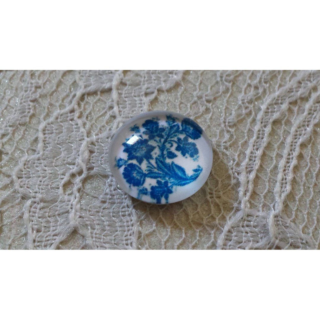 round glass cabochon 12mm blue flower 004 