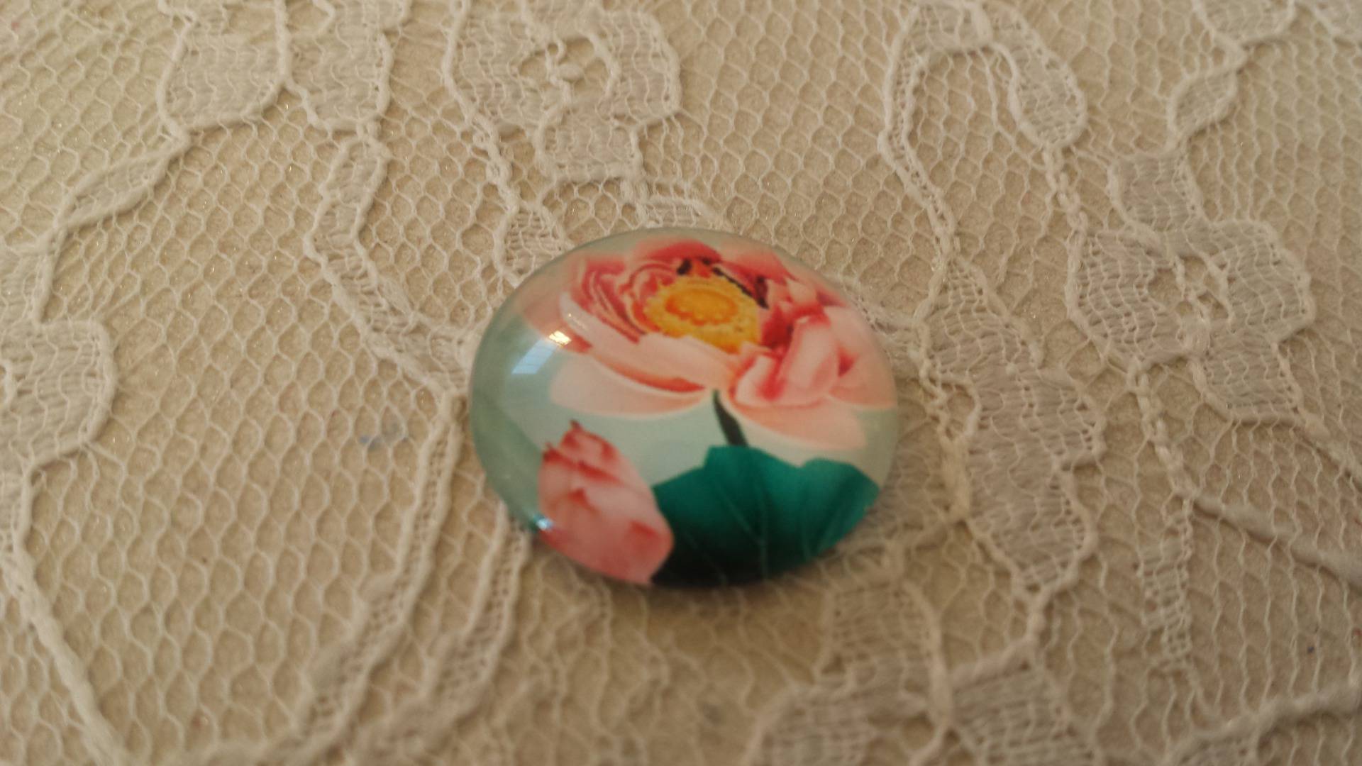 round glass cabochon 20mm flower 01-048 