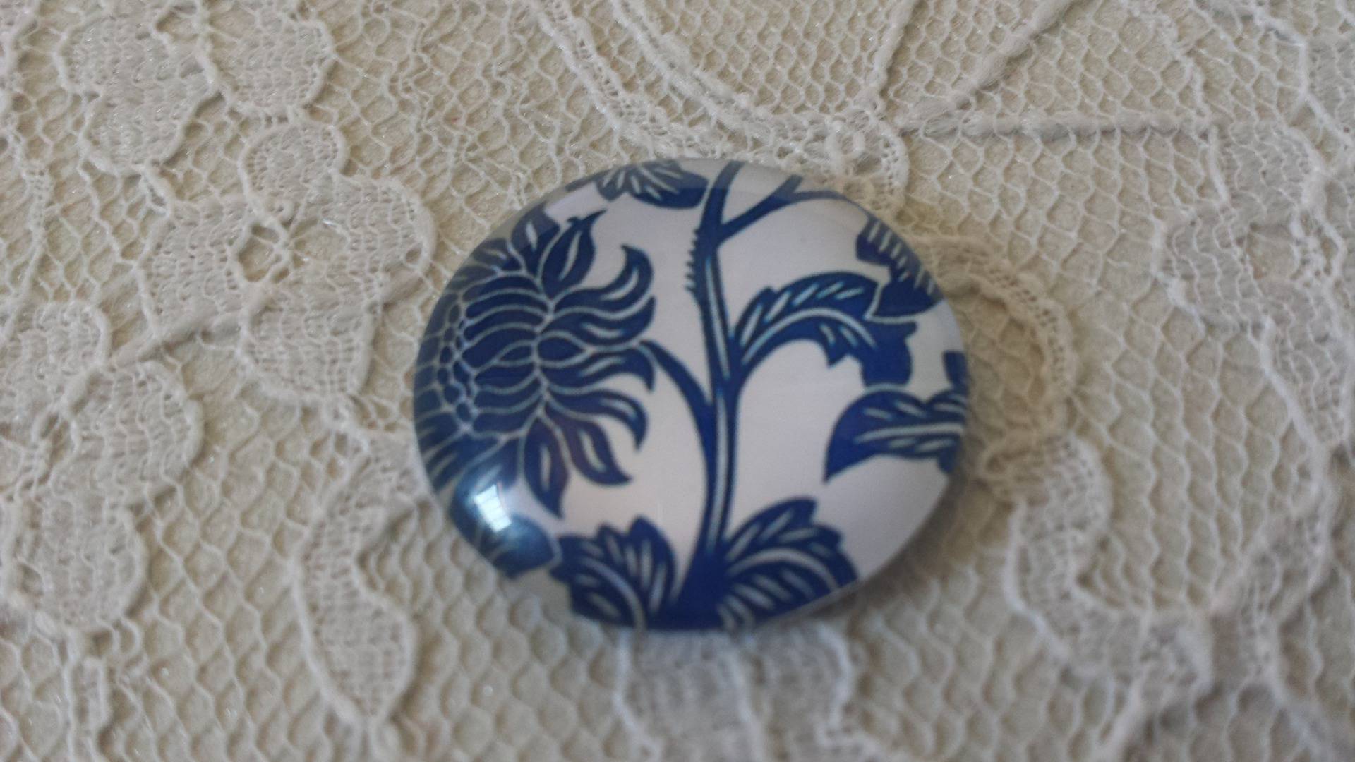 round glass cabochon 25mm flower 018 