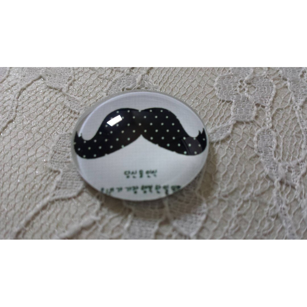 round glass cabochon 25mm moustache 018 