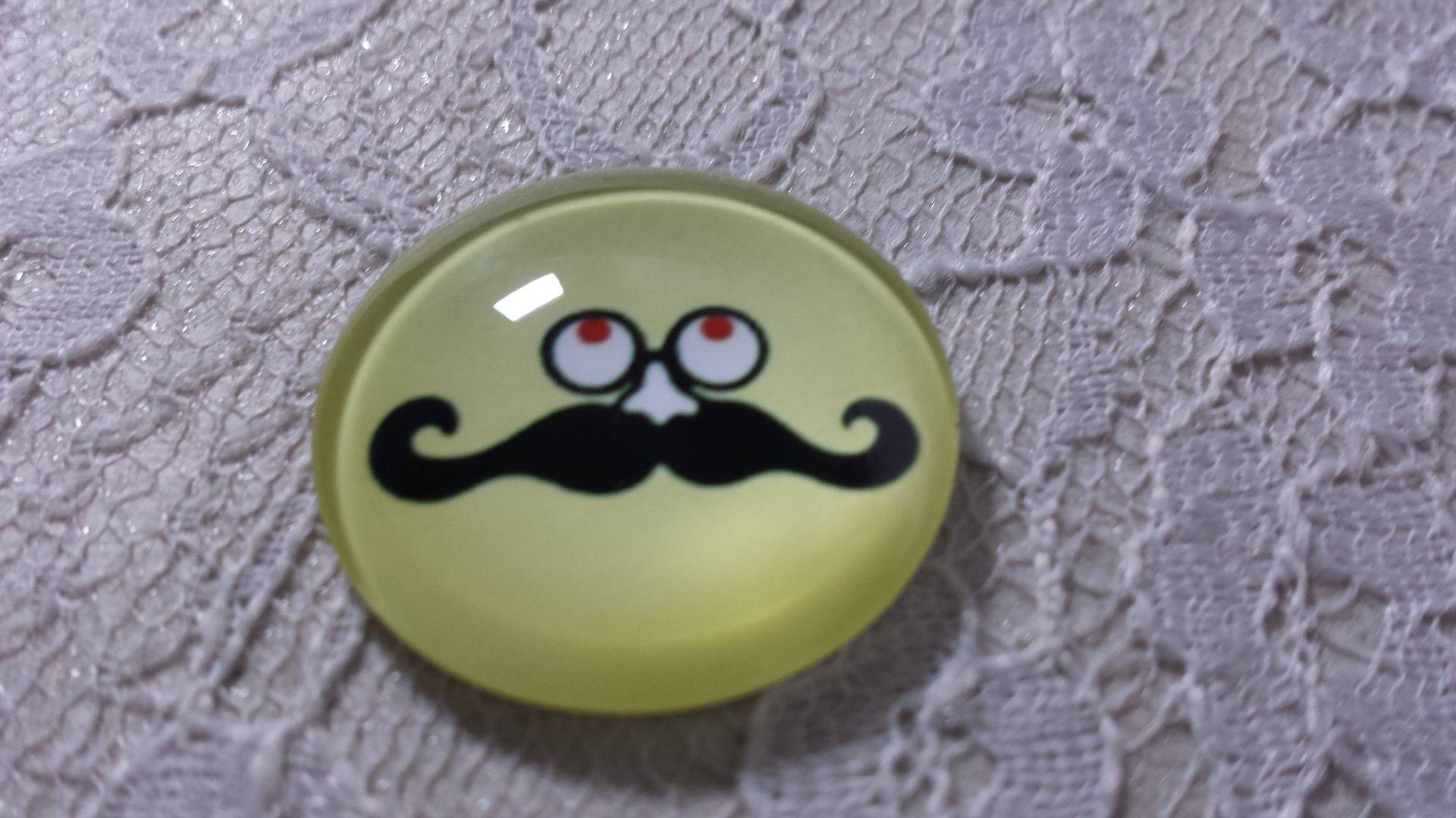 round glass cabochon 25mm moustache 015 