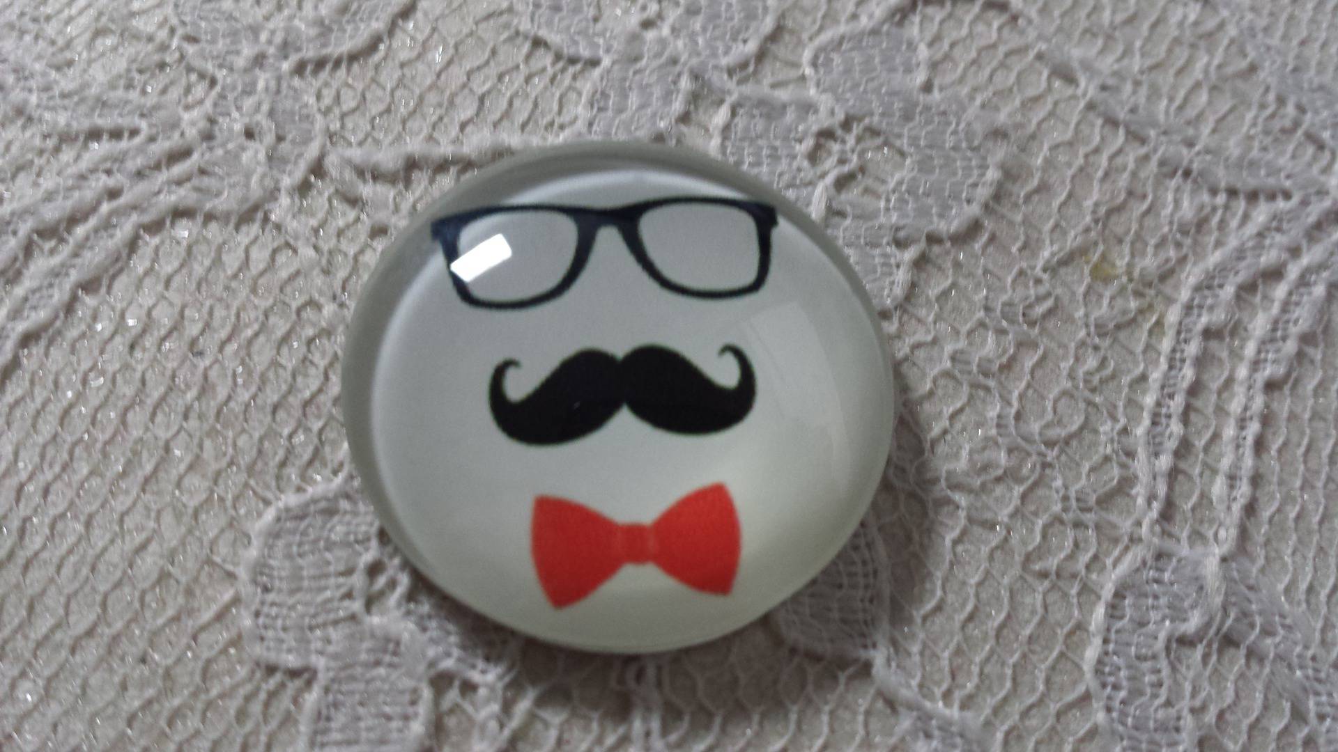 round glass cabochon 25mm moustache 014 