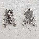 Skull and crossbones charm N°18