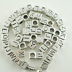 Perle carré charms alphabet N°01 lettre S métal argenté 7x7 mm