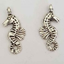 Seahorse charm N°02