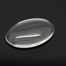 Oval cabochon 25 x 35 mm in clear burr glass N°20