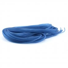1 meter of 1.5 mm Turquoise PVC wire.