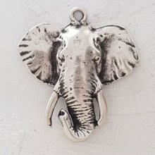 Elephant charm N°08