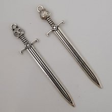 Sword and Axe of War Charm N°02 Silver