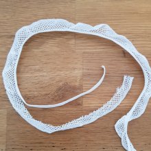 White elastic 4.5 mm lace to be untied