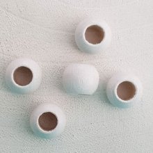 5 Wooden Beads Round 14/11 mm White