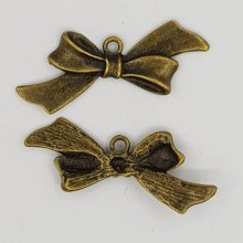 Charm Node No. 18 bow tie charm ribbon metal bronze