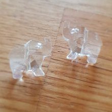 Faceted glass elephant charm N°01-01