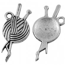 10 Charms pendants wool ball knitting needles Silver