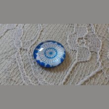 round glass cabochon 12mm blue flower 032 