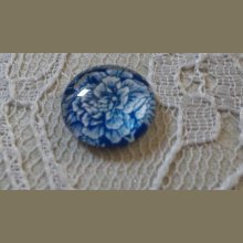 round glass cabochon 12mm blue flower 019 
