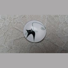 round glass cabochon 10mm cat 019 