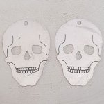 Skull and crossbones charm N°10