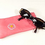 Etui cuir brodé main pour lunettes de vue ou de soleil.