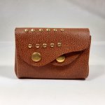 Retro wallet in grained cow leather in hazelnut color