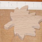 maple leaf figurine to decorate and glue