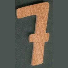 Number 7 ht 8cm, solid beech wood, hand carved