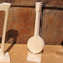 banjo in solid spruce wood height 15 cm mounted on a base music table decoration handmade