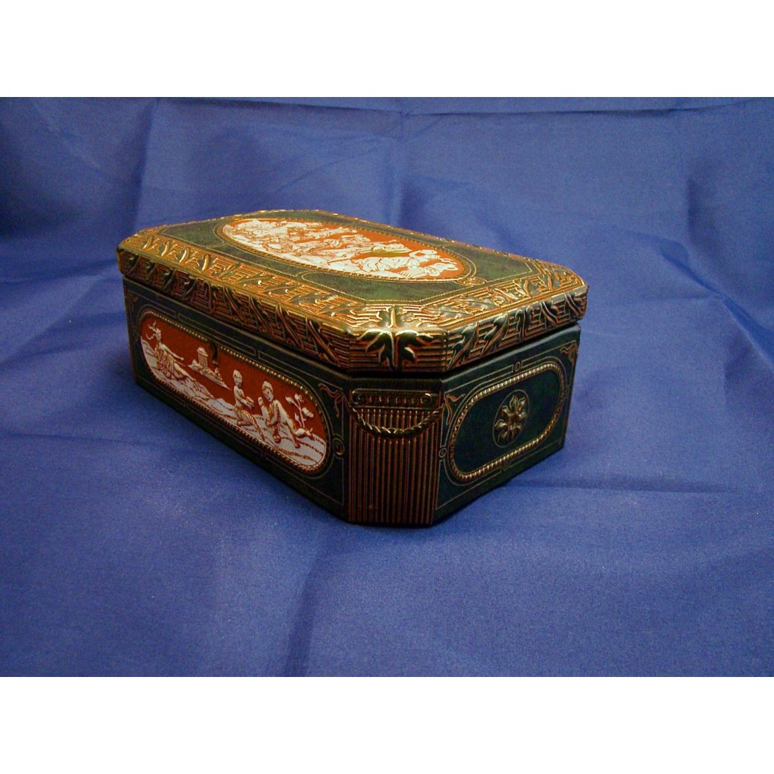 Vintage Jewelry Box with lock