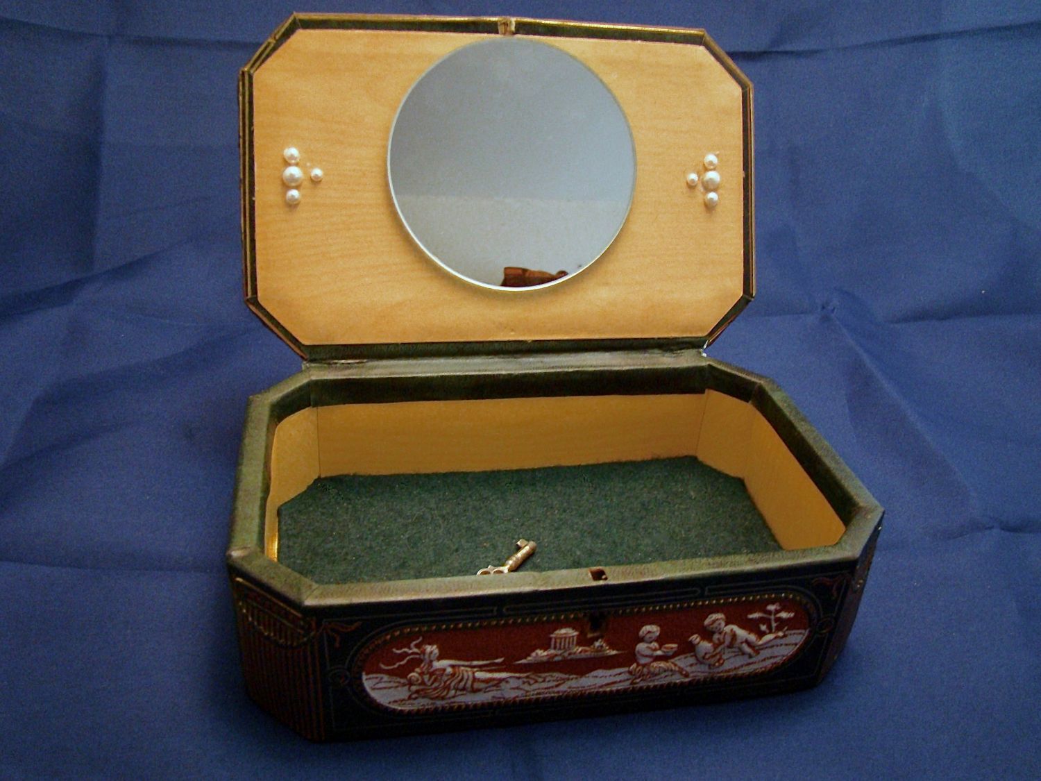 Vintage Jewelry Box with lock