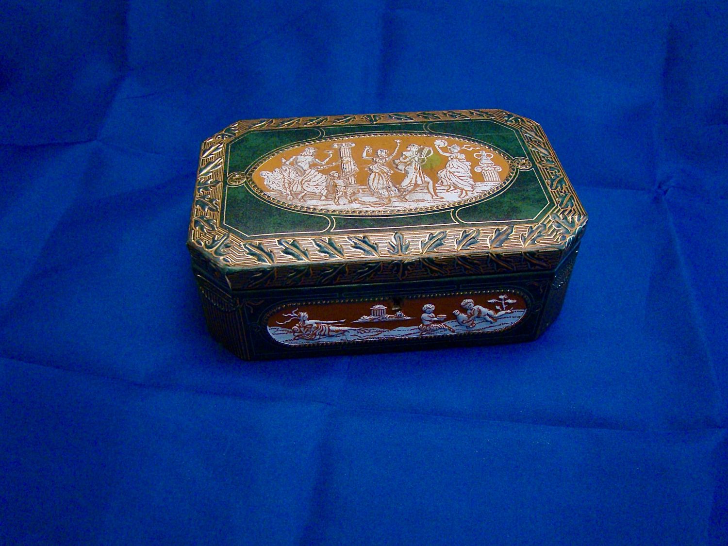 Vintage Jewelry Box with lock