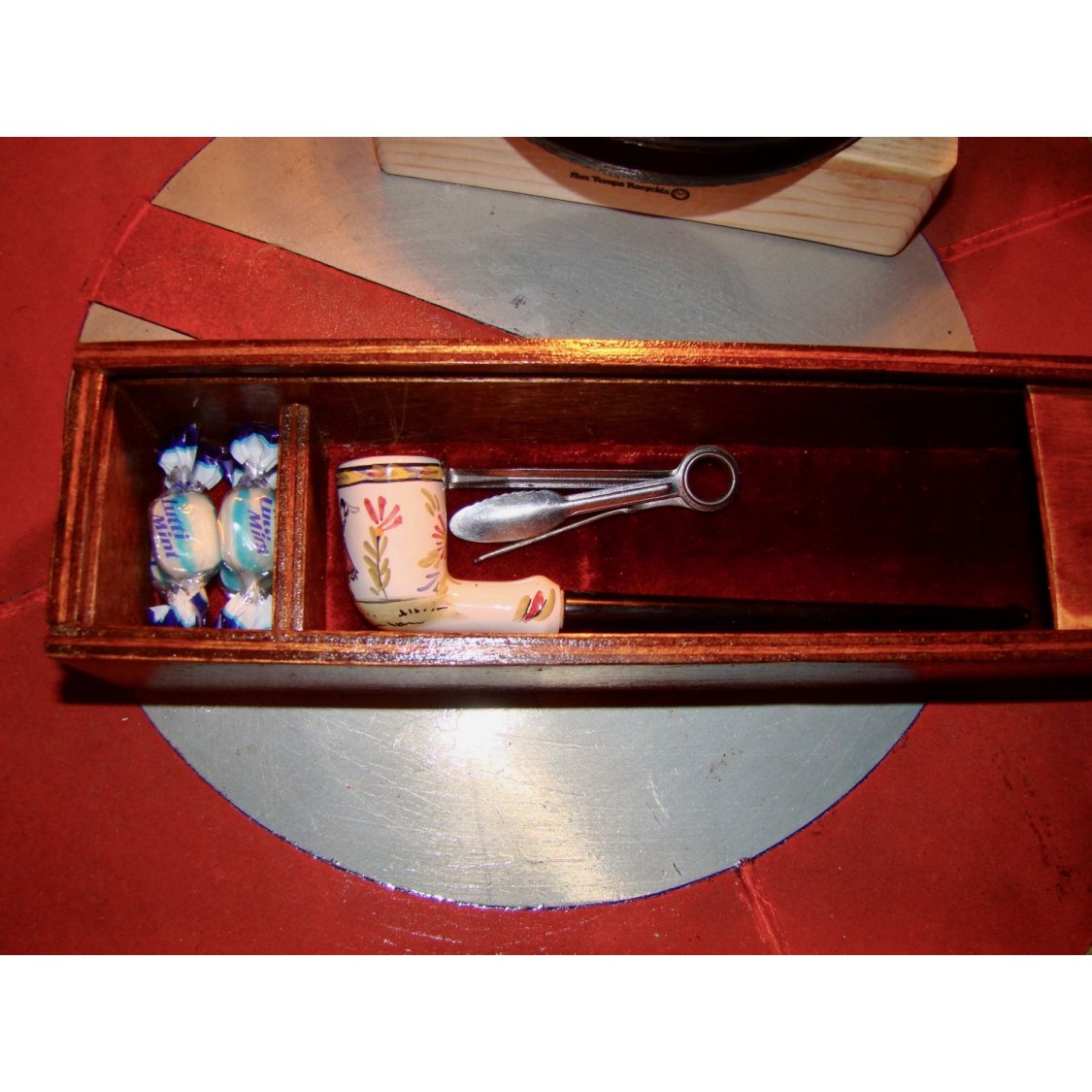 Vintage pipe box with pipe