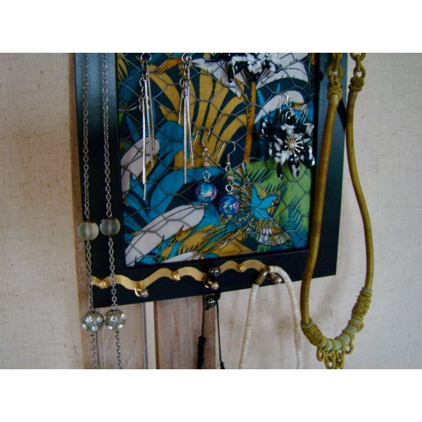 Jewelry frame upcyling