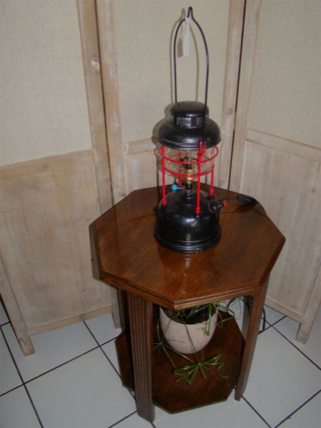 Old English gas lamp