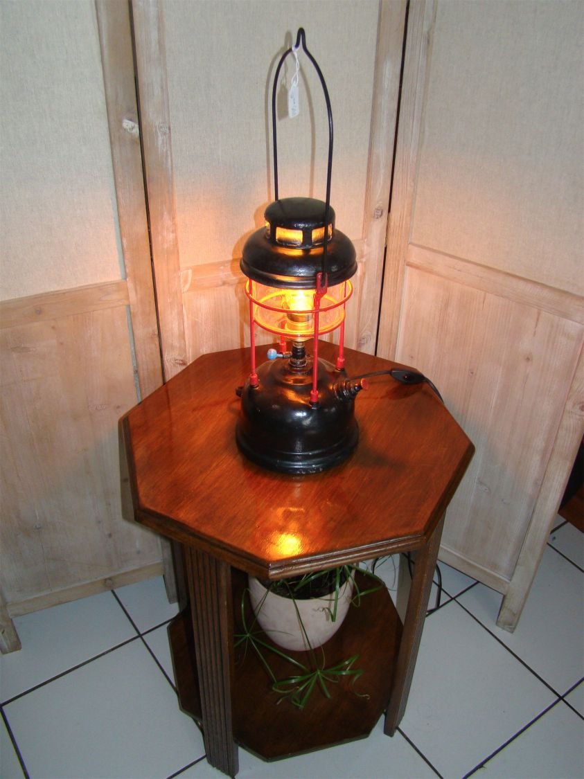 Old English gas lamp