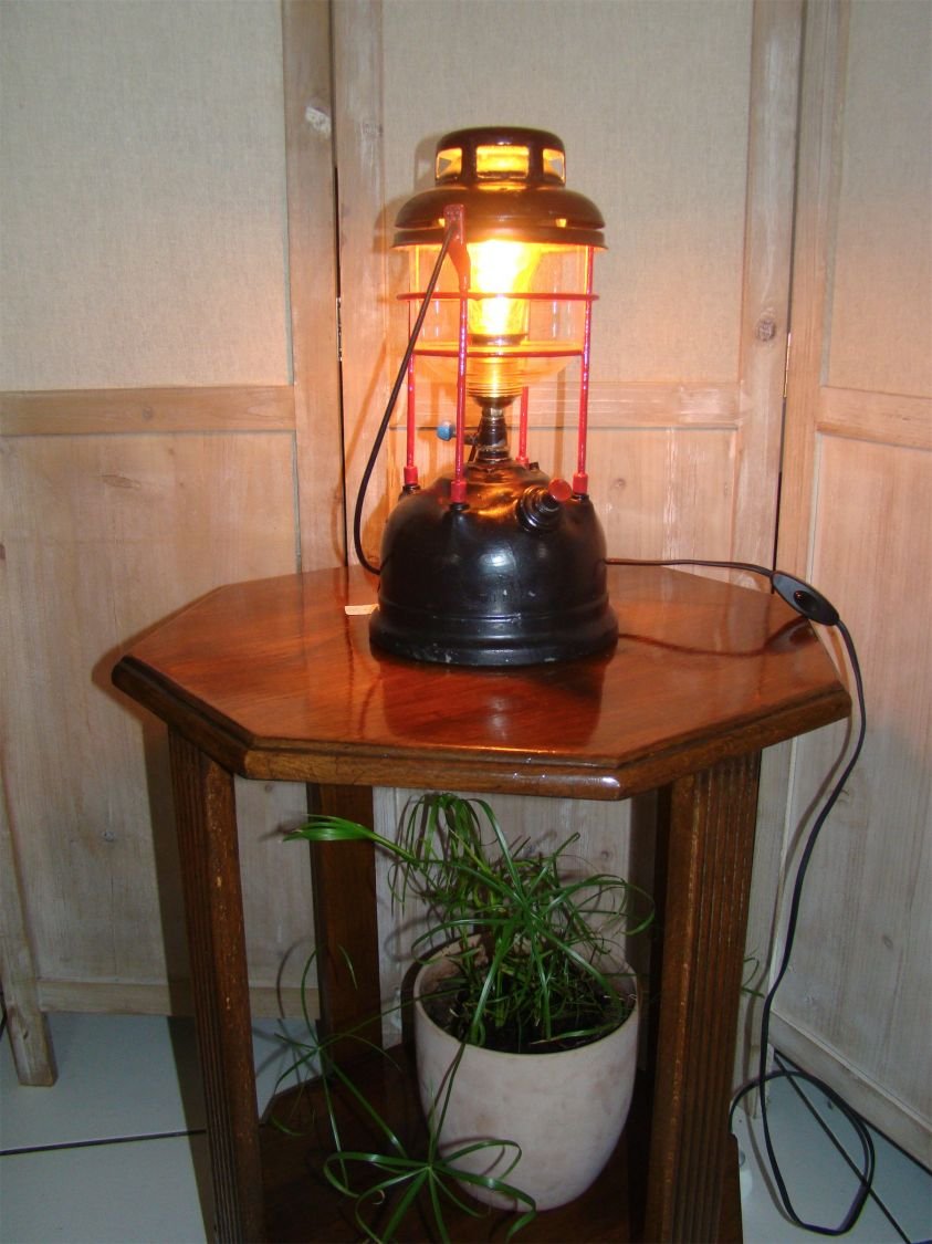 Old English gas lamp