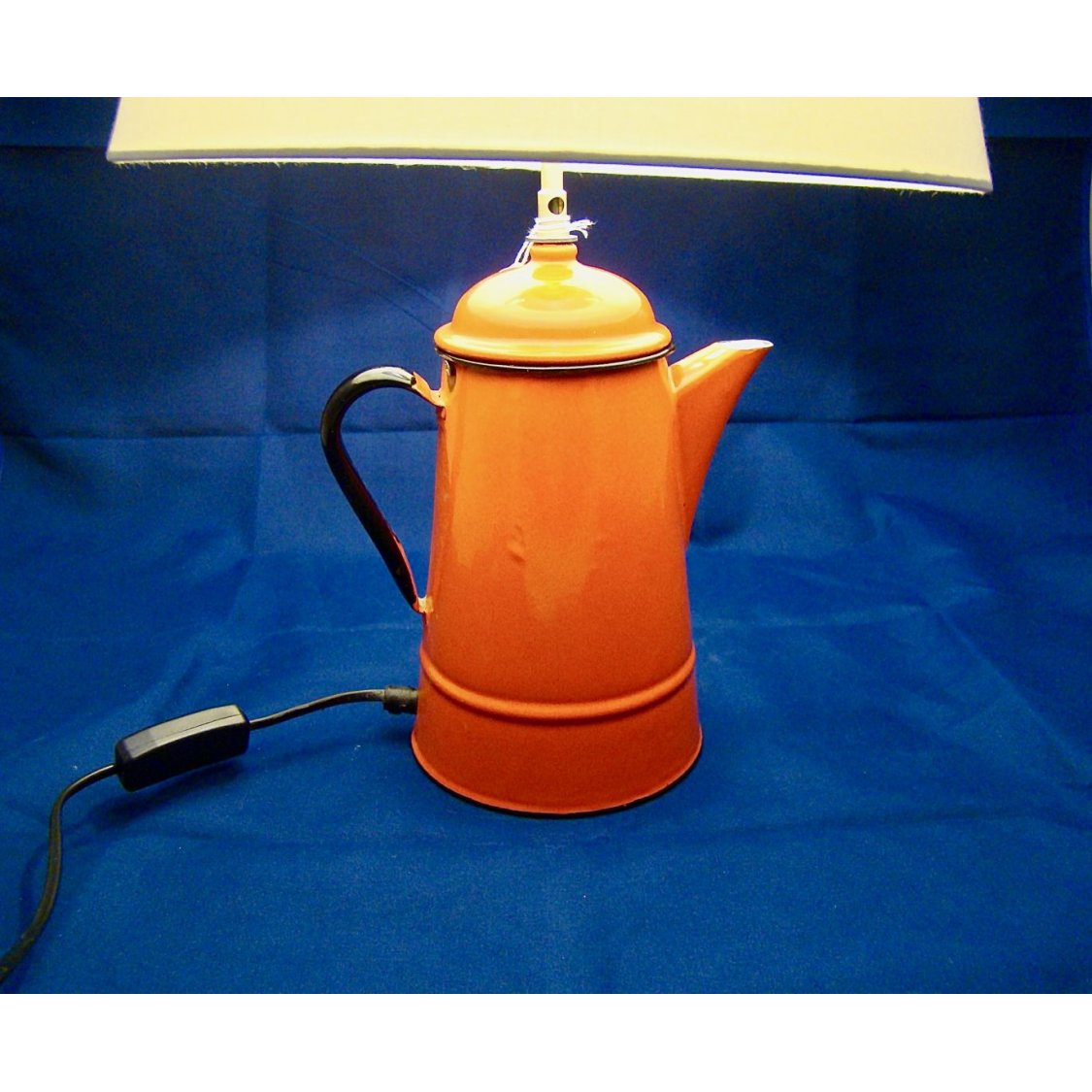 Lamp Cafetière red, old, in enamelled sheet metal