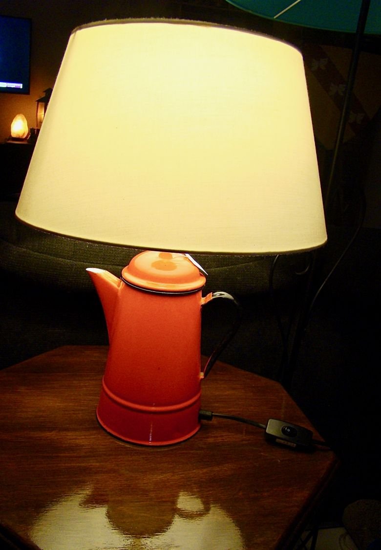 Lamp Cafetière red, old, in enamelled sheet metal