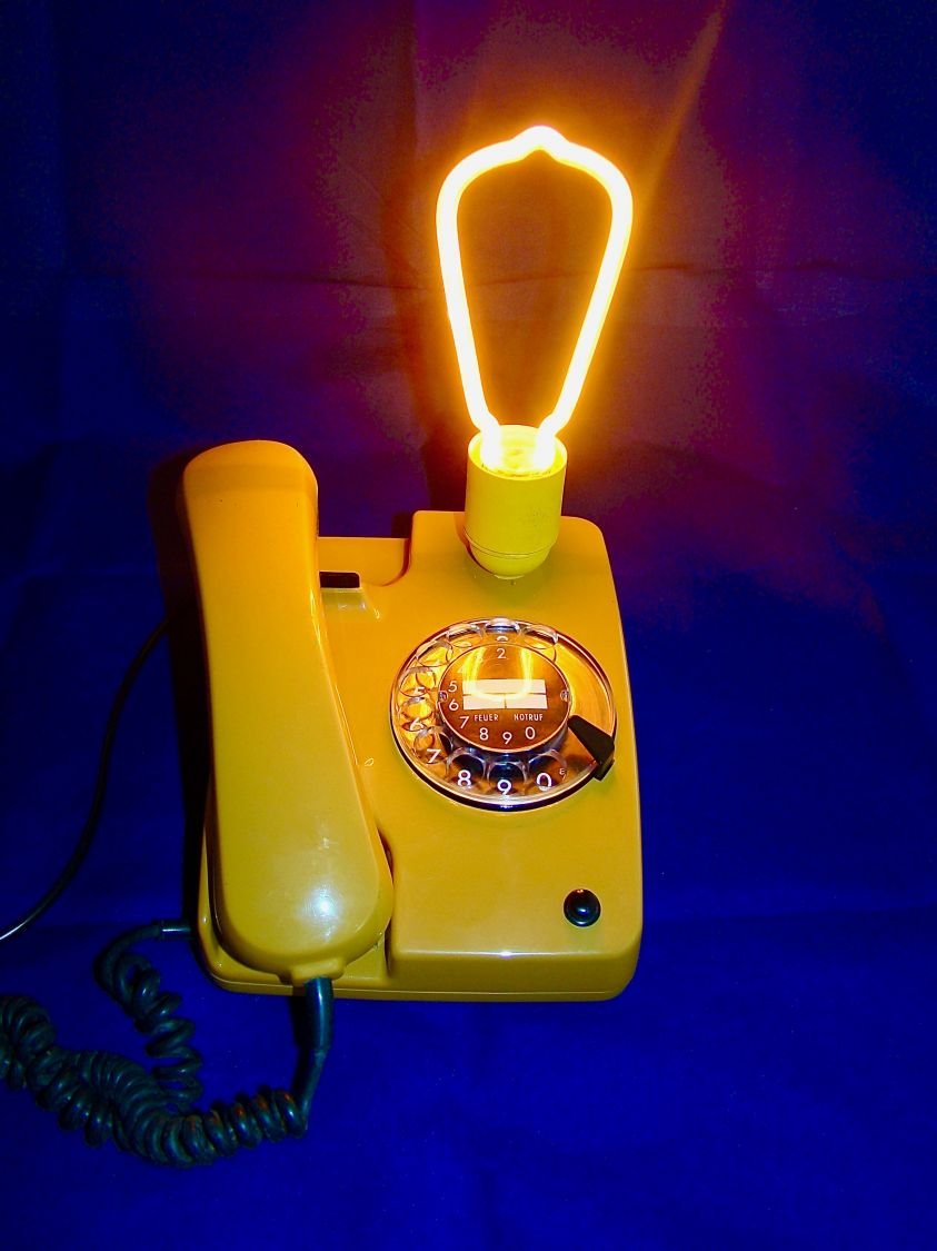 80' Colonel Mustard style phone lamp !