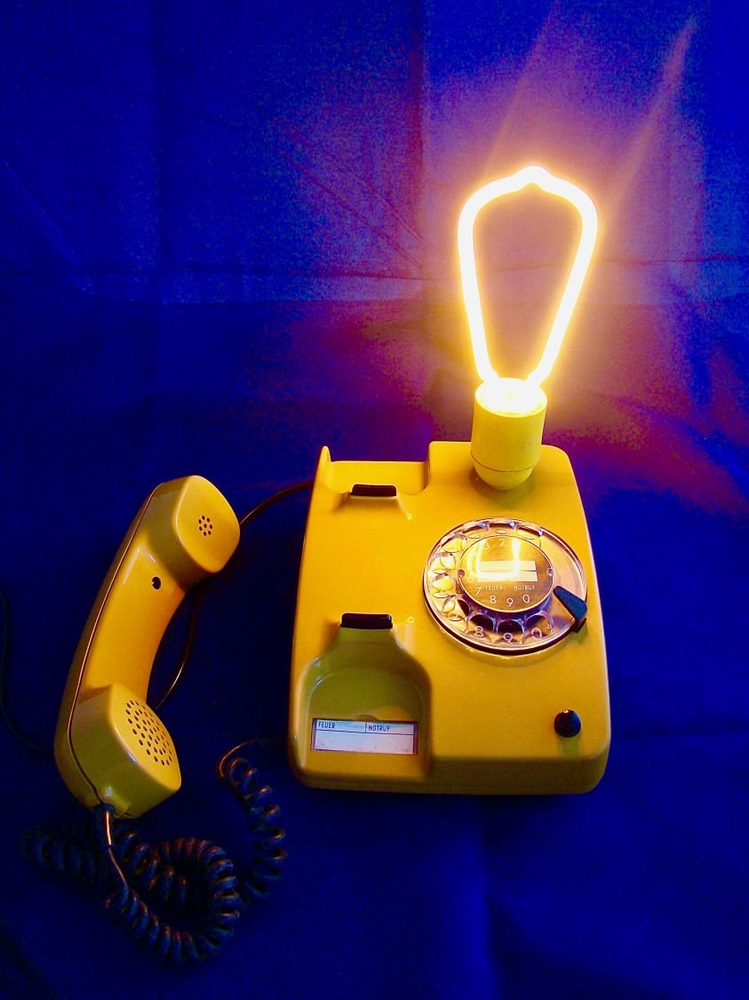 80' Colonel Mustard style phone lamp !
