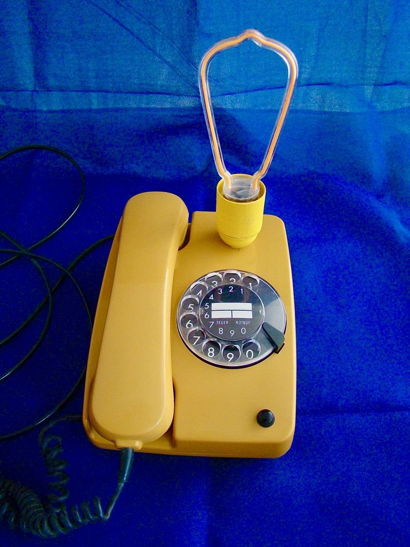 80' Colonel Mustard style phone lamp !